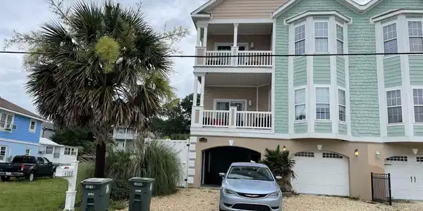 4108 Seaview St.