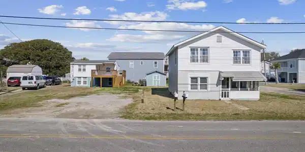 303 26th Ave N