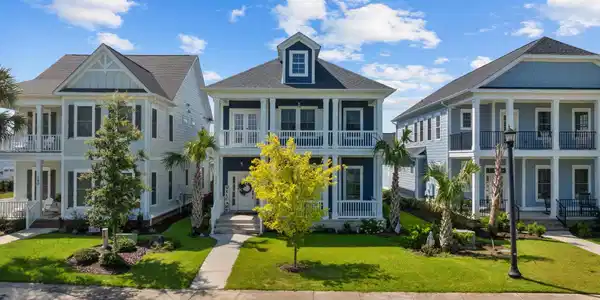 736 Crystal Water Way