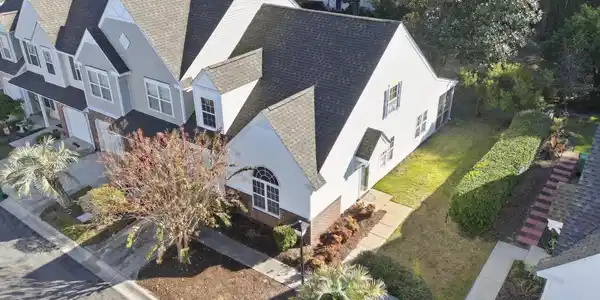 195 Pembroke Ln.
