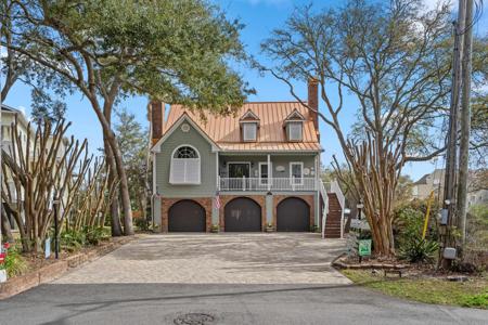 319 N Oak Dr.
