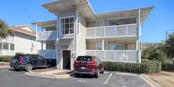 300 Shorehaven Dr.
