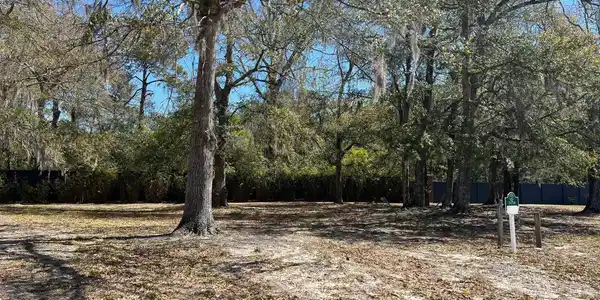 1405 Hunters Rest Dr.
