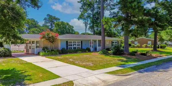 620 Hibiscus Ave.