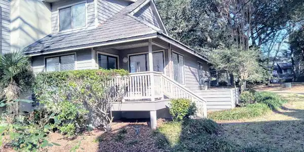 207 Baslow Ct.