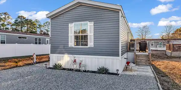 1213 Seagull Blvd.