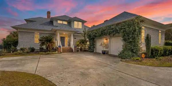 7906 Beach Dr.