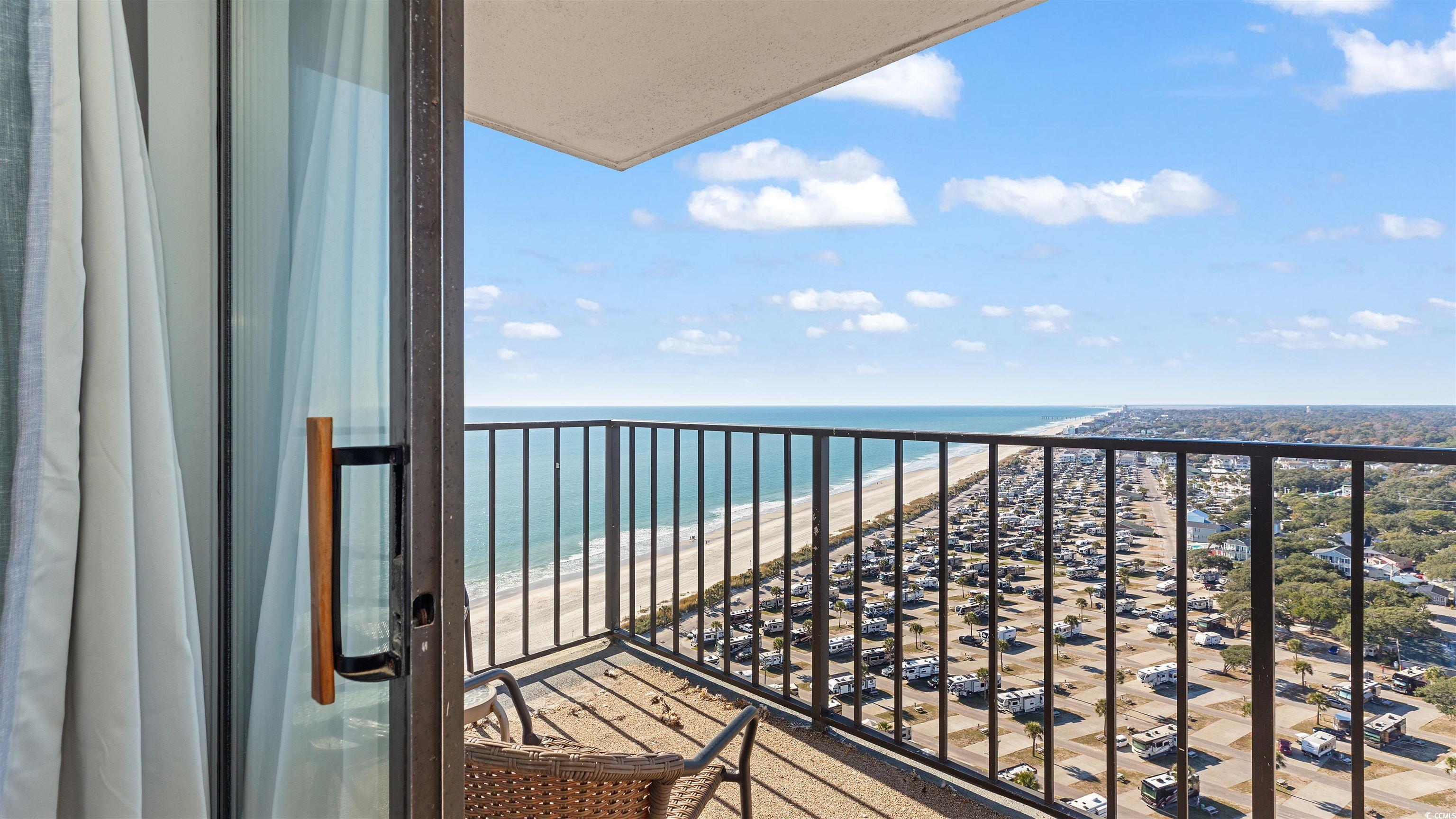 Image 3: Balcony with view of water and beach Image 3: Balcony with view of water and beach