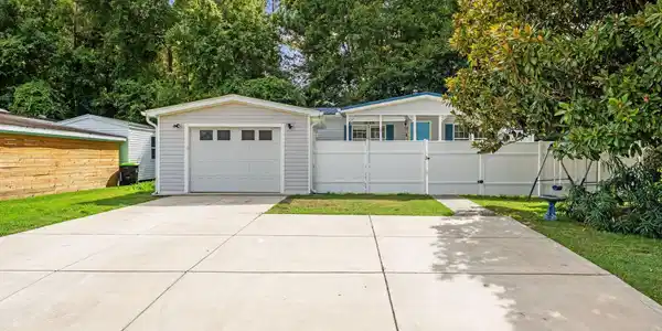 704 Oliver Dr.