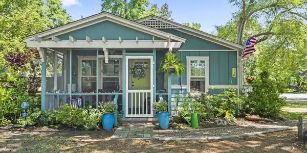 710 7th Ave. S