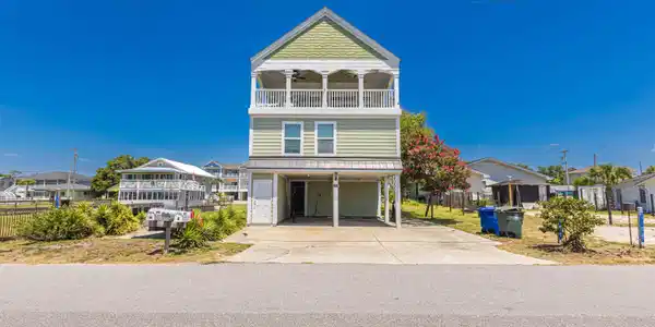 1511 Holly Dr.