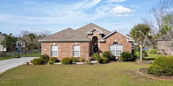 114 Carriage Lake Dr.
