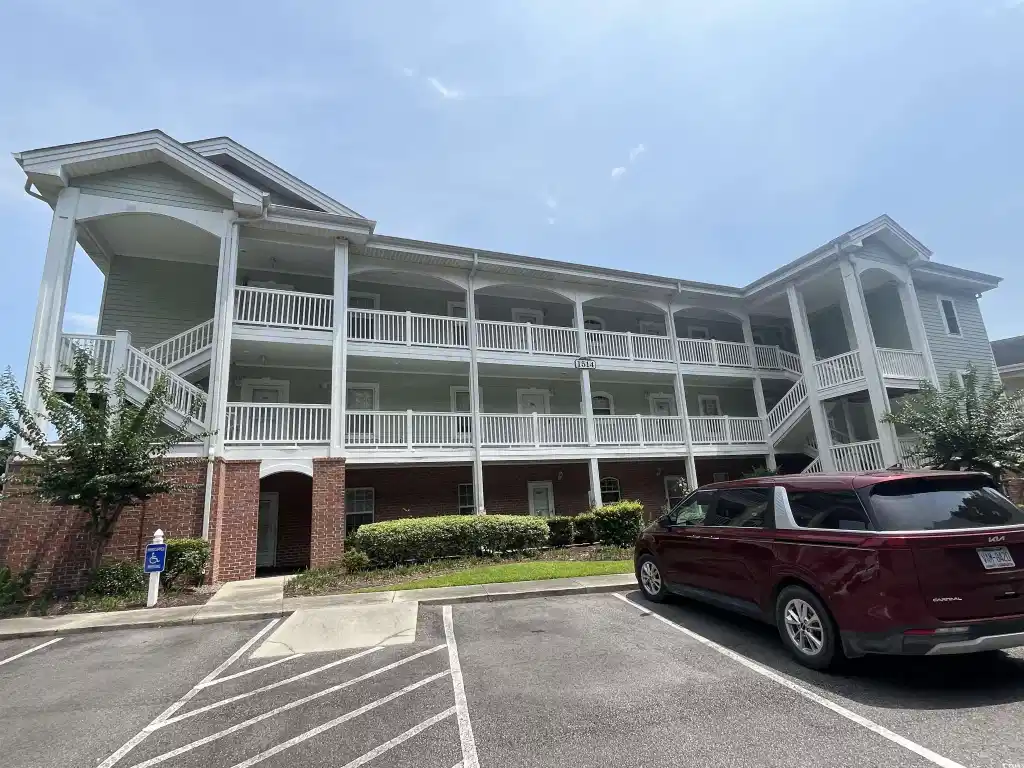 Image 1: View of property with uncovered parking Image 1: View of property with uncovered parking