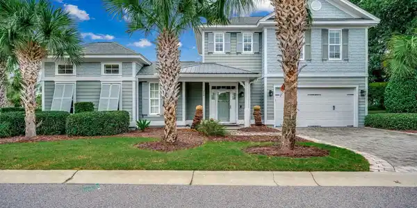 400 Banyan Place