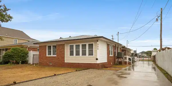 304 23rd Ave. N