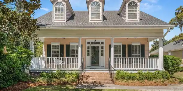 119 Berry Tree Dr.