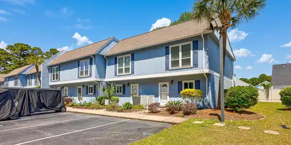 832 Villa Dr.