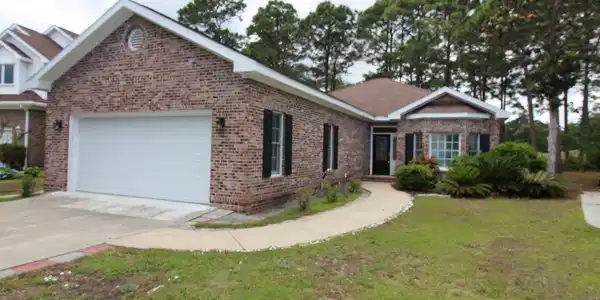 2073 N Berwick Dr.