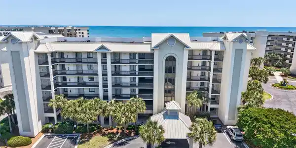 709 Retreat Beach Circle