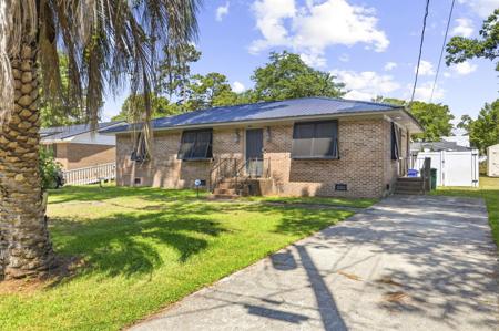 1016 Bay Dr.