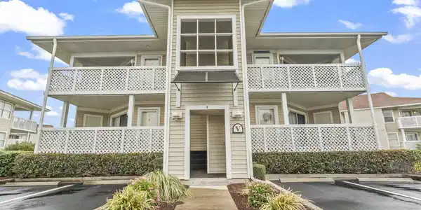 300 Shorehaven Dr.