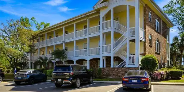 687 Riverwalk Dr.