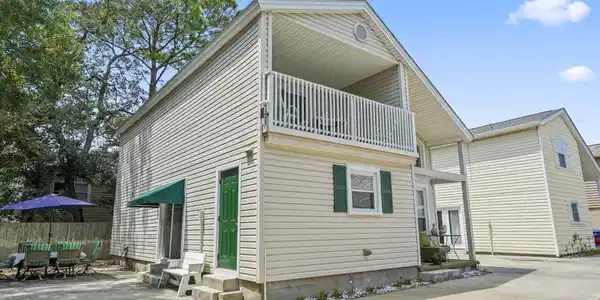 1807 Hillside Dr. S