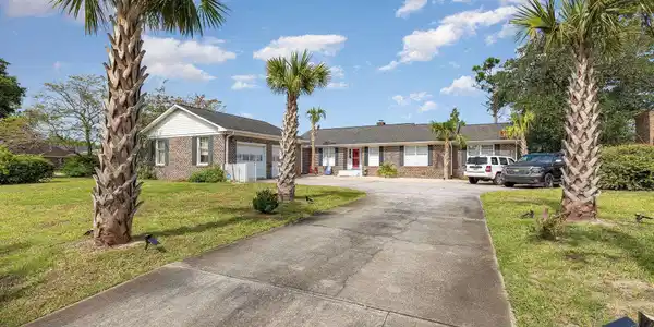 1530 Deer Park Ln.