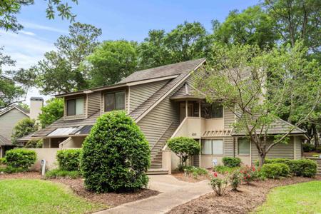 400 Melrose Pl.