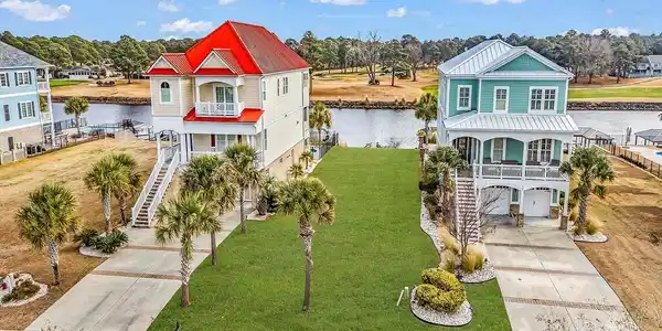 404 West Palm Dr.
