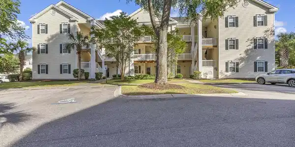 601 Hillside Dr. N