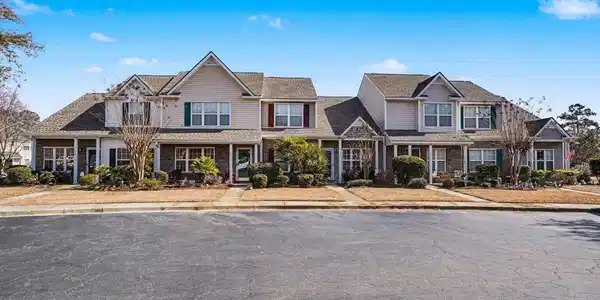 1022 Pinnacle Ln.