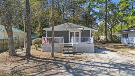 3884 Mineola Ave.