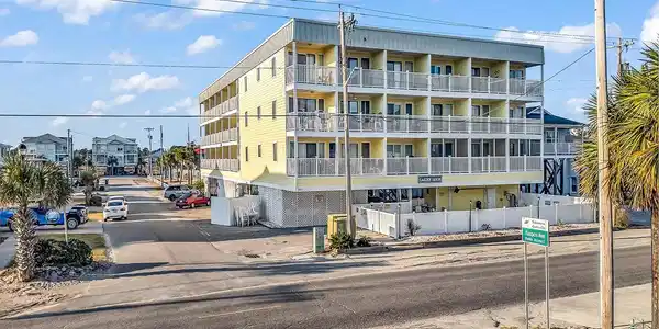 301 N Waccamaw Dr.