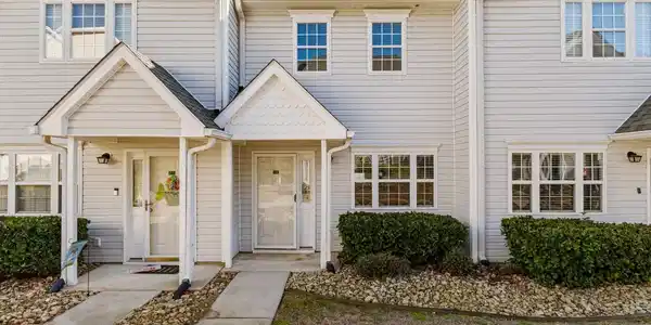 618 3rd Ave. S