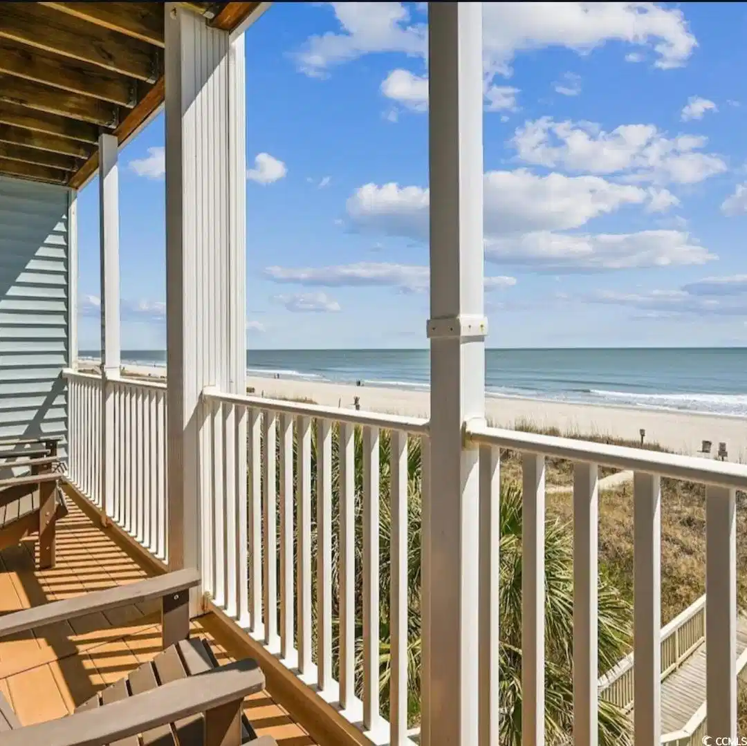 Image 1: Balcony with view of water and beach Image 1: Balcony with view of water and beach