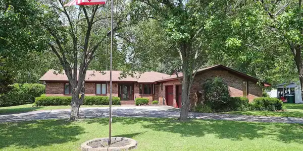 1734 Crooked Pine Dr.