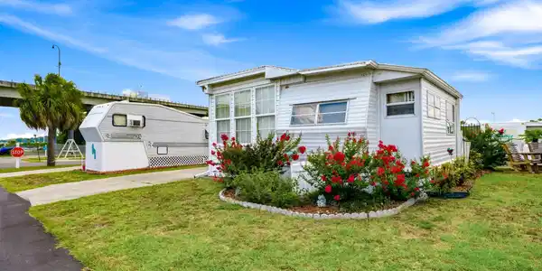 206 High Tide Dr.