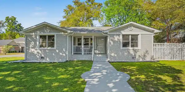 620 8th Ave. S