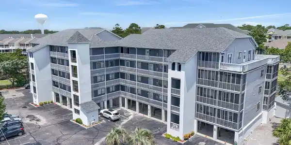 305 Hillside Dr. N