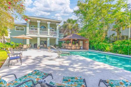 4907 Woodview Ln.