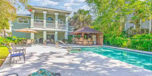 4907 Woodview Ln.