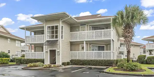 300 Shorehaven Dr.