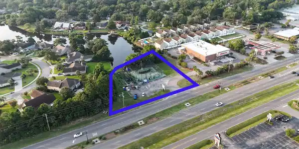 631 Highway 17 Business North