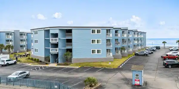 9520 Shore Dr.