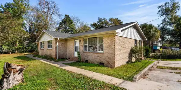 626 Surfside Dr.