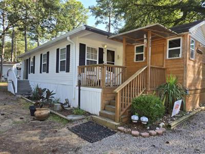 435 East Bank Dr.