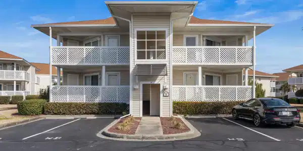 300 Shorehaven Dr.