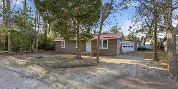 825 Bay St.