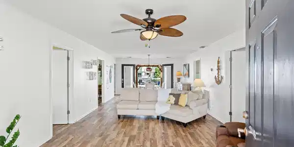 Image 4: Living Room and dining area are combined. Lots of Image 4: Living Room and dining area are combined. Lots of